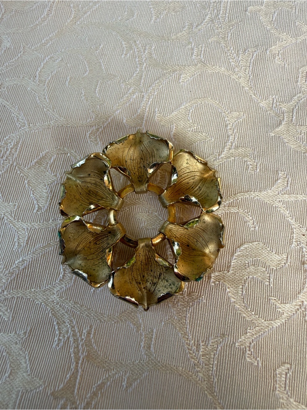 Vintage Gold Tone Flower Brooch
